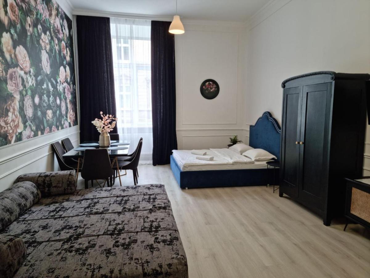 Leogrand Apartments On Lychakivska 3 Lviv Eksteriør bilde